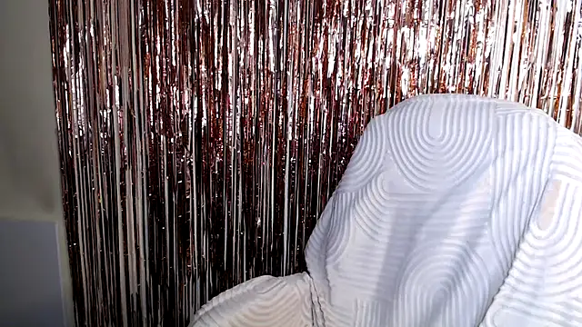 LiaSeass  online show from July 7, 1:03 pm