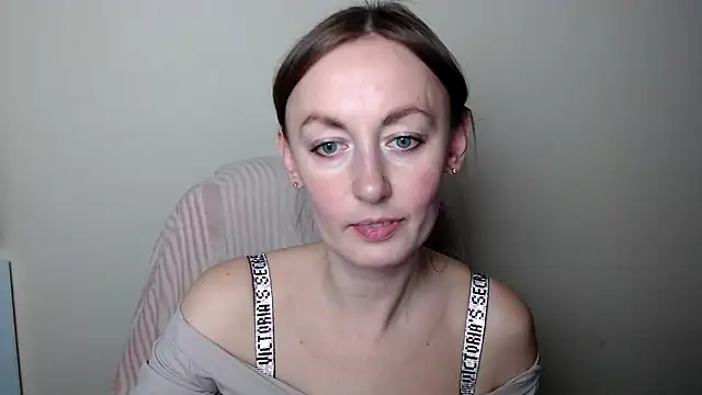 LiaSeass  online show from March 10, 2:10 pm