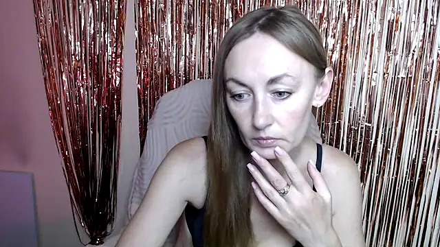 LiaSeass  online show from August 1, 12:40 pm