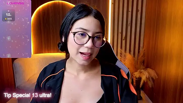 Andrea Tx online show from February 14, 8:00 pm