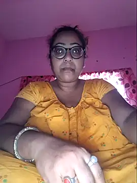 MISTI KOLK online show from July 16, 12:10 pm