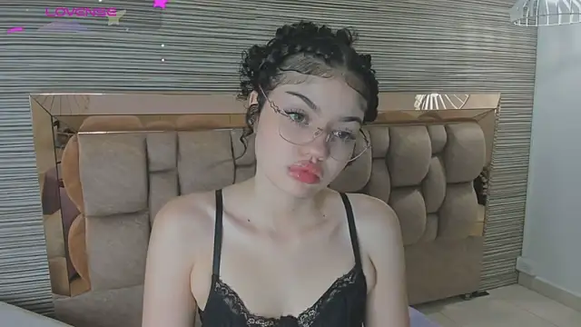 chloe cortez online show from June 17, 10:49 am
