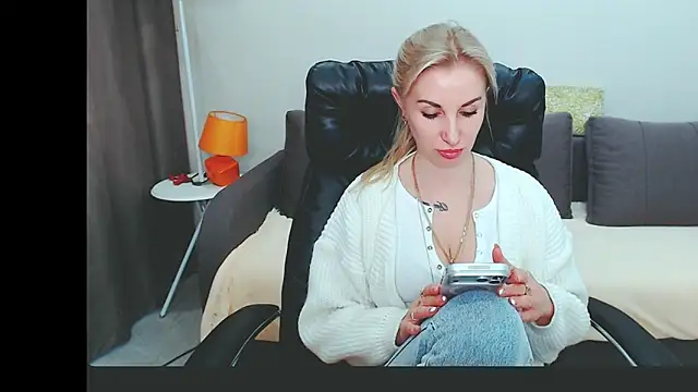 Hanna--Sweet online show from April 28, 11:14 am