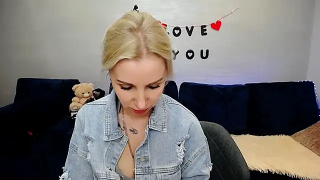 Hanna--Sweet online show from April 11, 3:37 pm