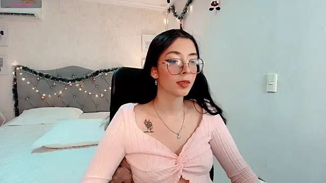 emmalove doll online show from December 20, 6:23 pm