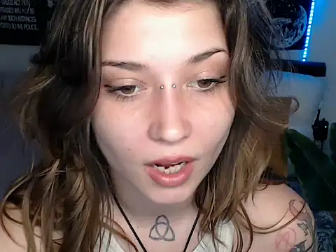 AlienforTwenty online show from February 17, 11:42 am