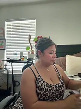 BettyWhispers online show from August 7, 6:59 pm