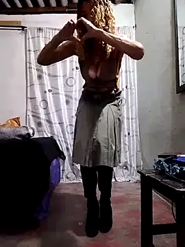 Esterlindez online show from March 18, 11:21 pm