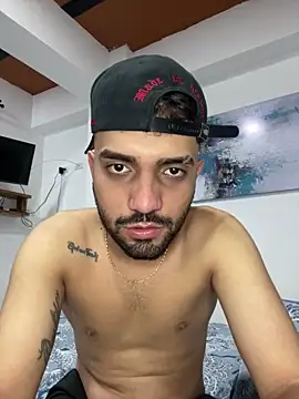 jamess 0 online show from May 4, 6:55 pm