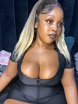 THICKBARBIE32 online show from July 25, 11:45 pm