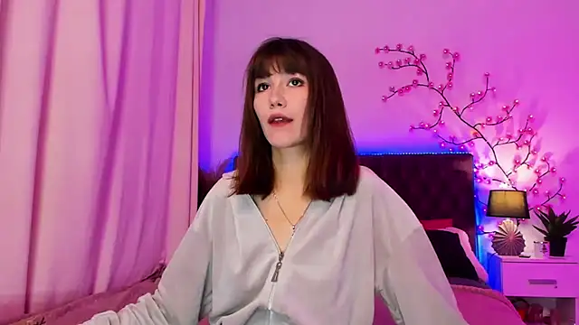 MilanaHotts online show from July 29, 5:07 am