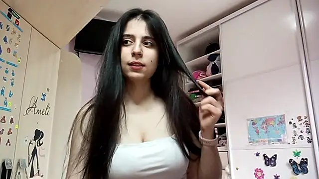 WaltraudPattie online show from March 12, 1:19 am