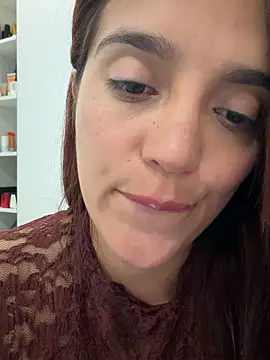 lara beker online show from April 30, 8:57 pm