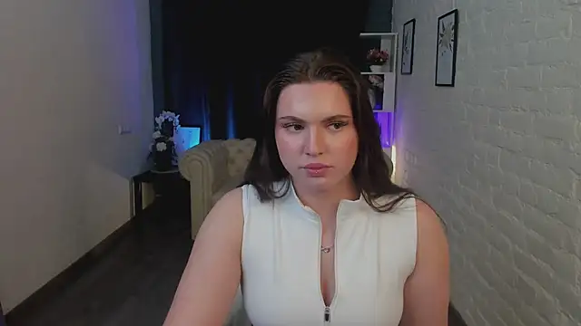 Avery Flores online show from December 20, 9:52 pm