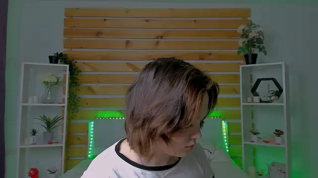 Mary Bryantt online show from February 7, 8:18 am