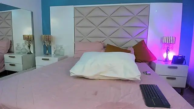 JuliMonroe19 online show from April 30, 7:24 am