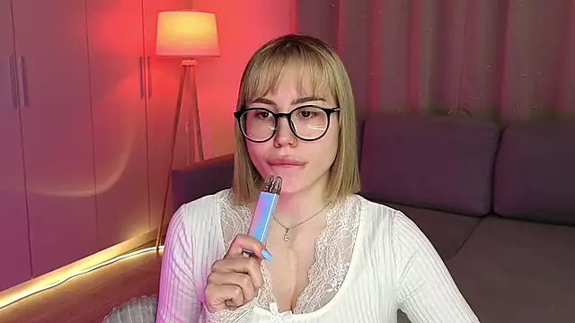 Aurelia Voss online show from March 15, 5:53 am