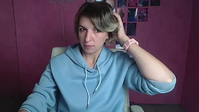 Lana Foxyy online show from July 10, 5:30 am