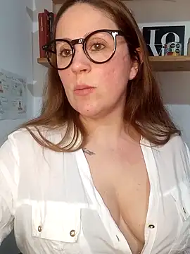 SofiEsteves online show from June 16, 1:01 pm