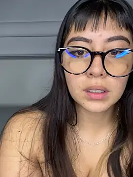 justmariee online show from April 4, 9:41 am