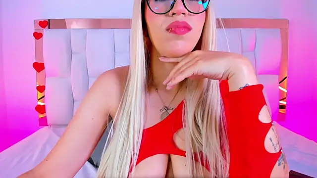 CamilleJuicy  online show from July 10, 1:11 pm