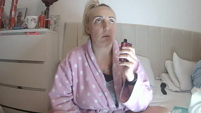 theblondecocklover online show from February 4, 6:44 pm