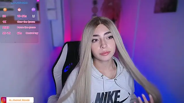 channel blondee online show from May 27, 10:51 pm
