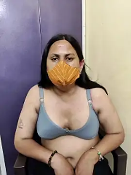 Hotmylips online show from May 3, 4:21 pm