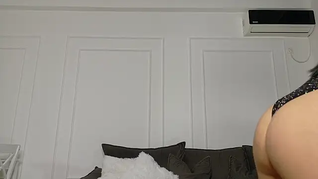 Lady charm   online show from March 19, 7:02 am