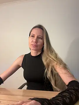 1Moonlight1 online show from February 6, 8:01 pm