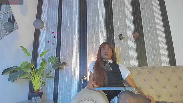 tiffanyy 777 online show from February 5, 8:56 pm