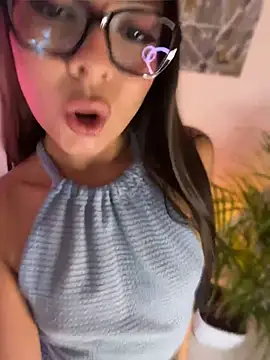 Nicollewest1 online show from May 3, 2:37 am