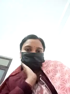 Miya mona online show from January 9, 4:00 pm