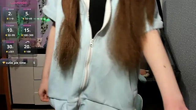 Yoonhee ki online show from April 20, 8:34 pm