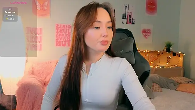 fallin lovee online show from January 10, 3:22 am