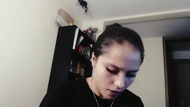 Agatha Dubois4  online show from April 23, 1:03 am