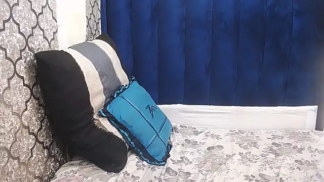 DarkBeauty33 online show from January 17, 8:11 am