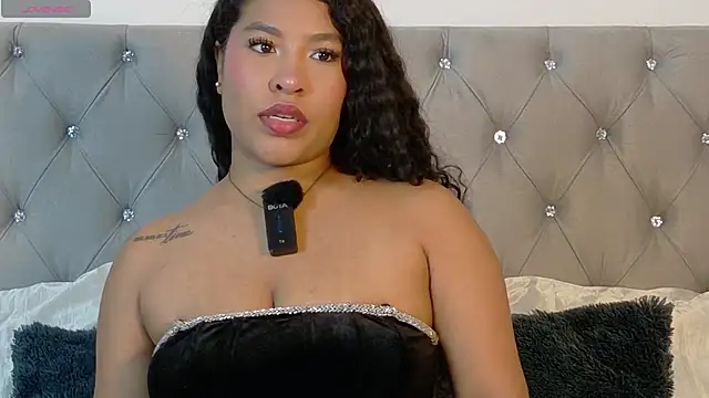 izzybelmonth12 online show from July 11, 9:48 pm