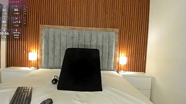 Lakisha Jackson  online show from March 14, 8:32 pm