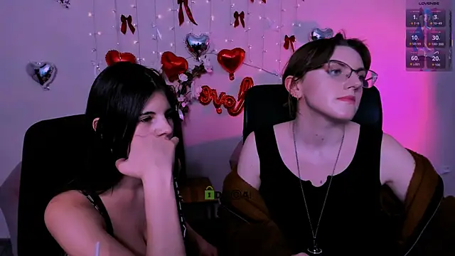 lizzie boom  online show from February 19, 12:10 am