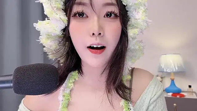 smalldaisy online show from April 28, 2:27 am