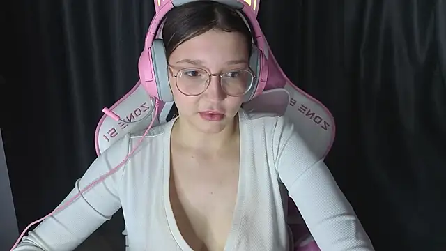 Pink-Aura- online show from January 16, 8:38 pm