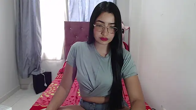 BrinsHilton  online show from January 13, 6:12 pm