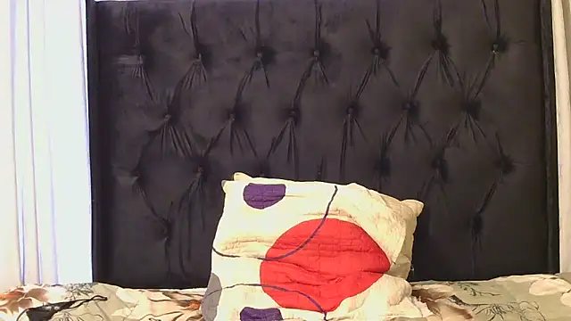 DesiredQueen27 online show from June 28, 2:56 pm