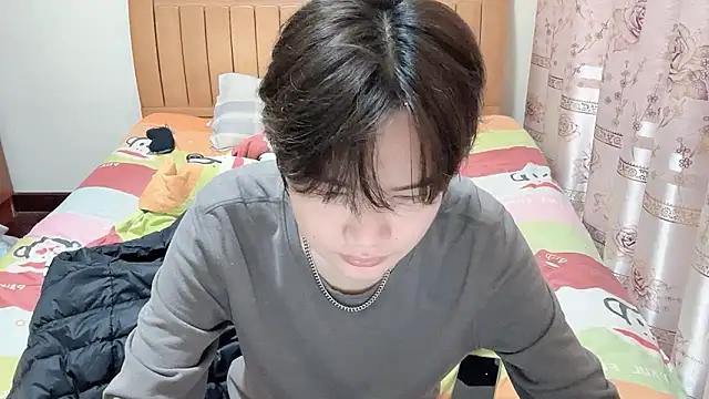 Snapshot of junnan001 chatting on February 2, 12:37 pm junnan001 online show from February 2, 12:37 pm