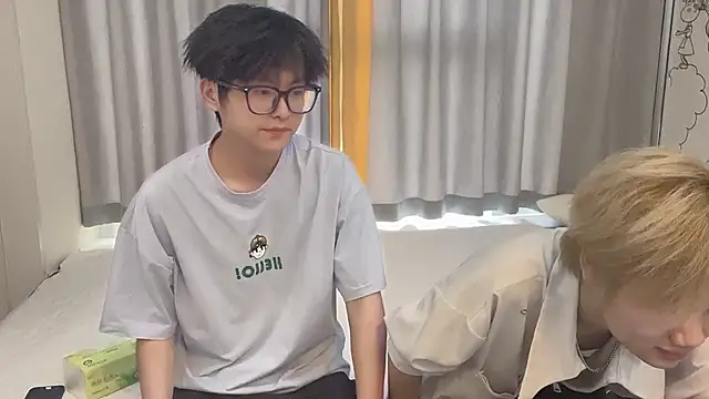 Snapshot of junnan001 chatting on July 30, 10:05 am junnan001 online show from July 30, 10:05 am