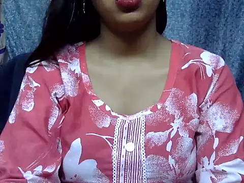 cute Dirty Diva online show from June 5, 3:18 pm