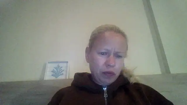 jennyblondeuk online show from May 1, 9:07 pm