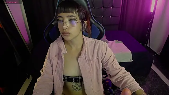 cherry444  online show from January 7, 4:10 pm