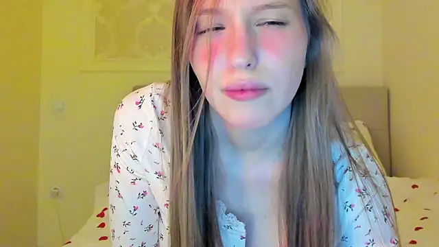 Alllura online show from February 3, 3:06 pm